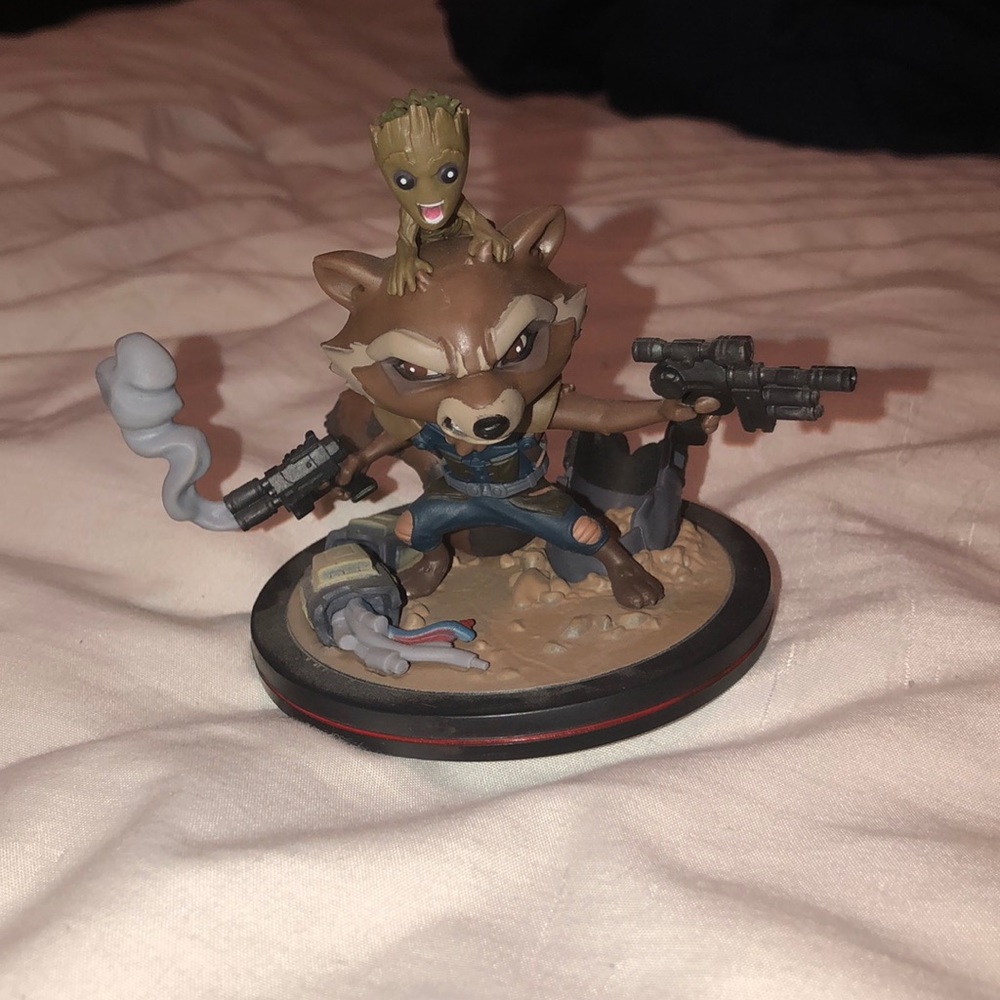Rocket and Groot Q-fig